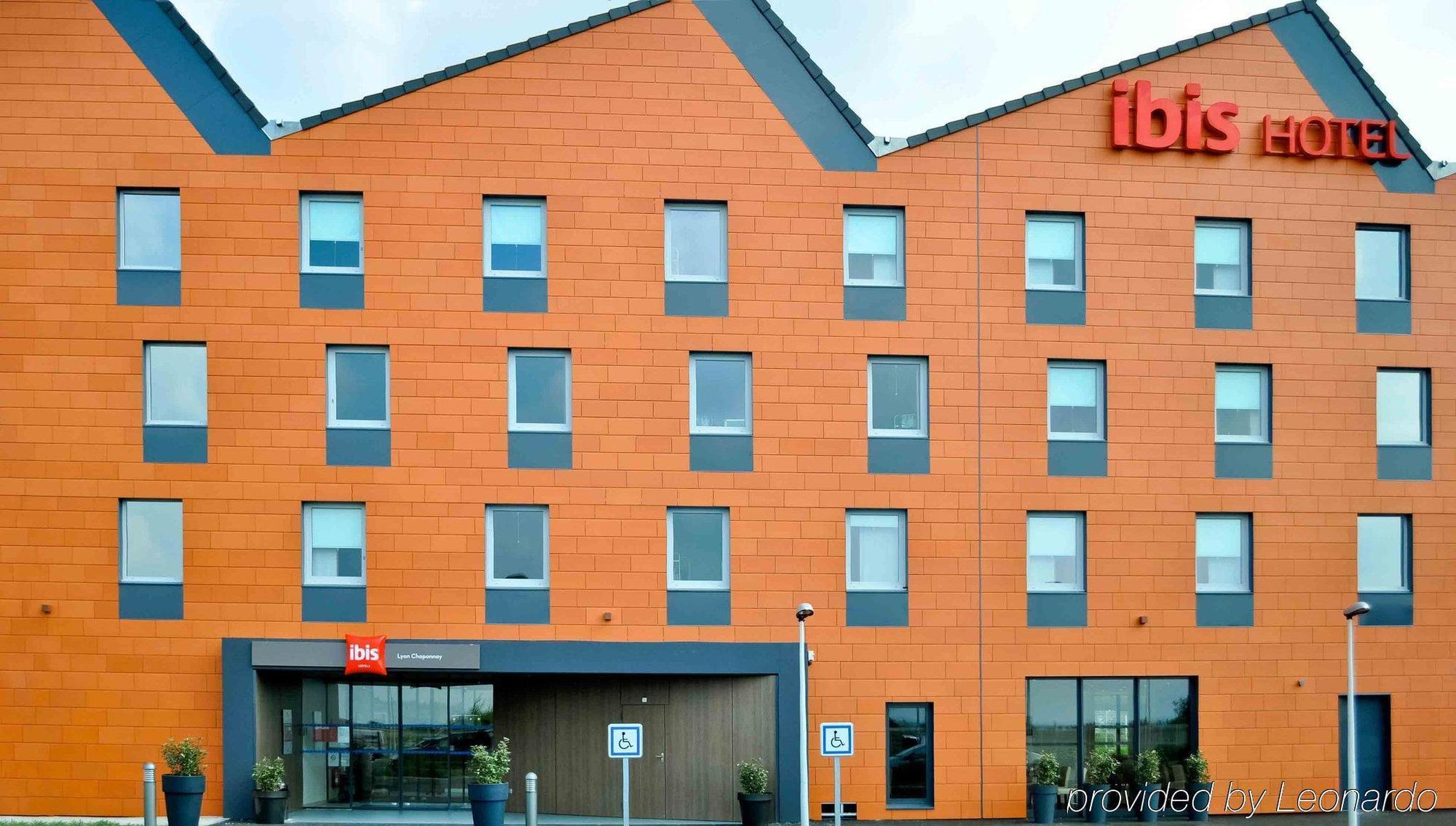 Отель Ibis Lyon Est Шапоне Экстерьер фото